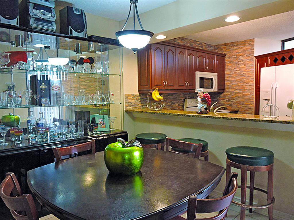 SOMERSET - Residential