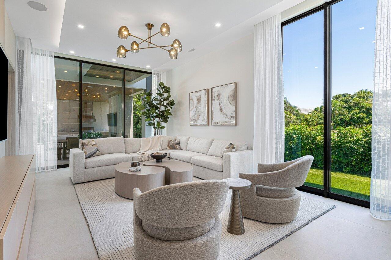 ROYAL PALM YACHT & COUNTR - Residential