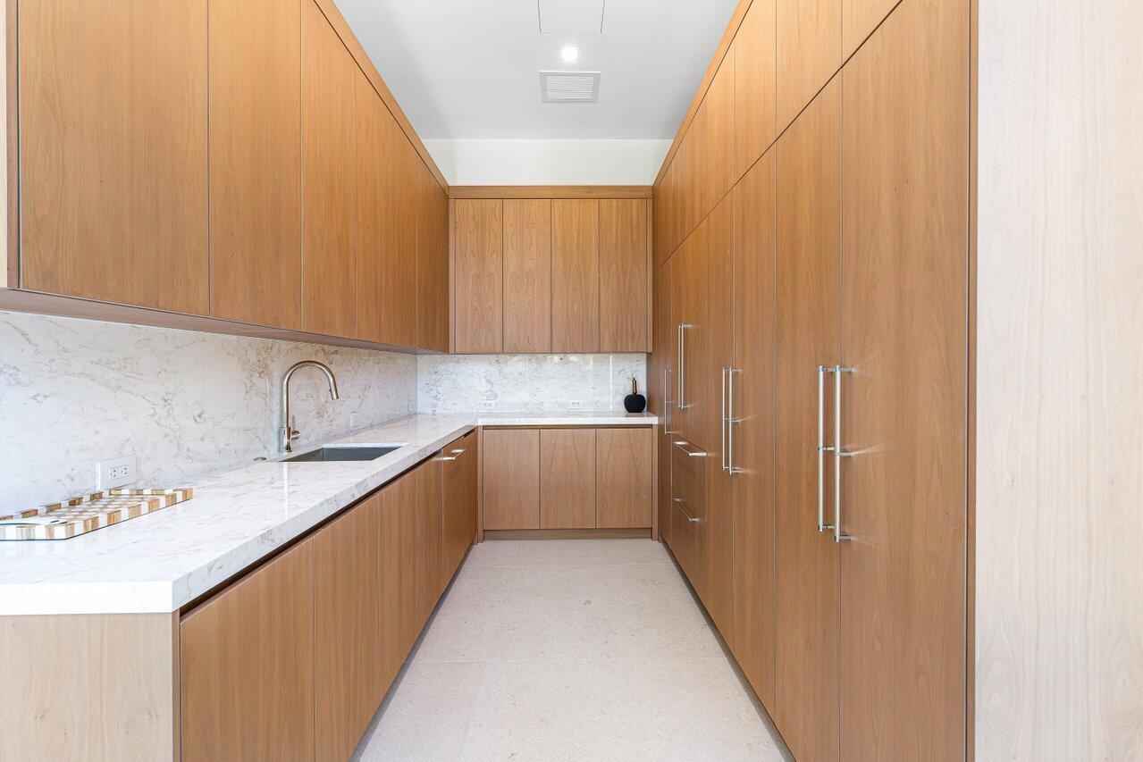 ROYAL PALM YACHT & COUNTR - Residential