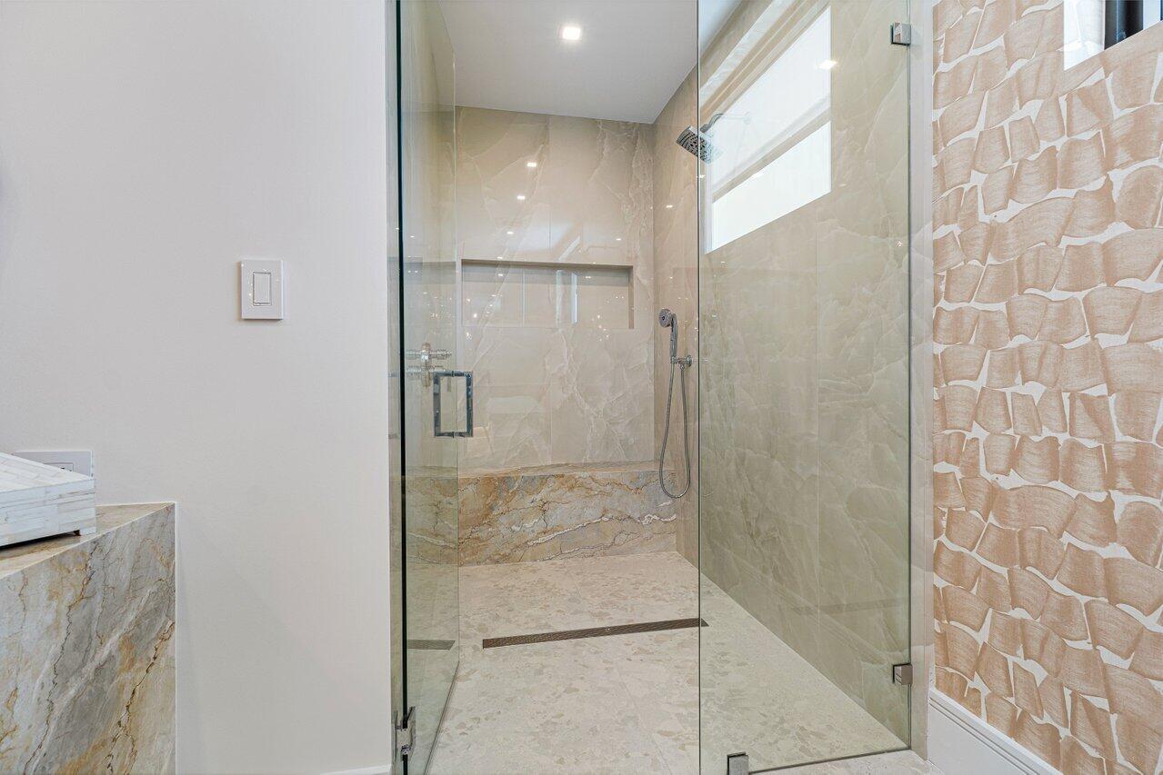 ROYAL PALM YACHT & COUNTR - Residential