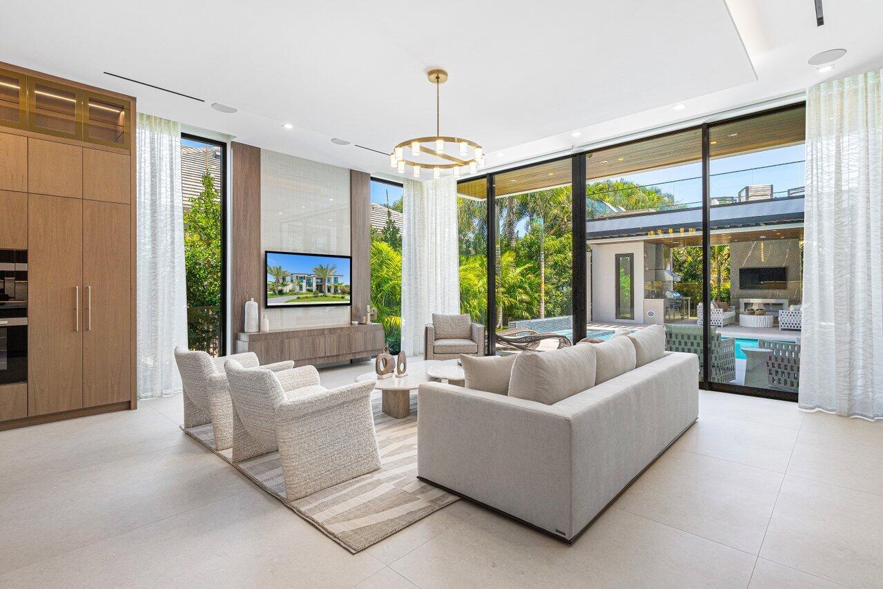 ROYAL PALM YACHT & COUNTR - Residential