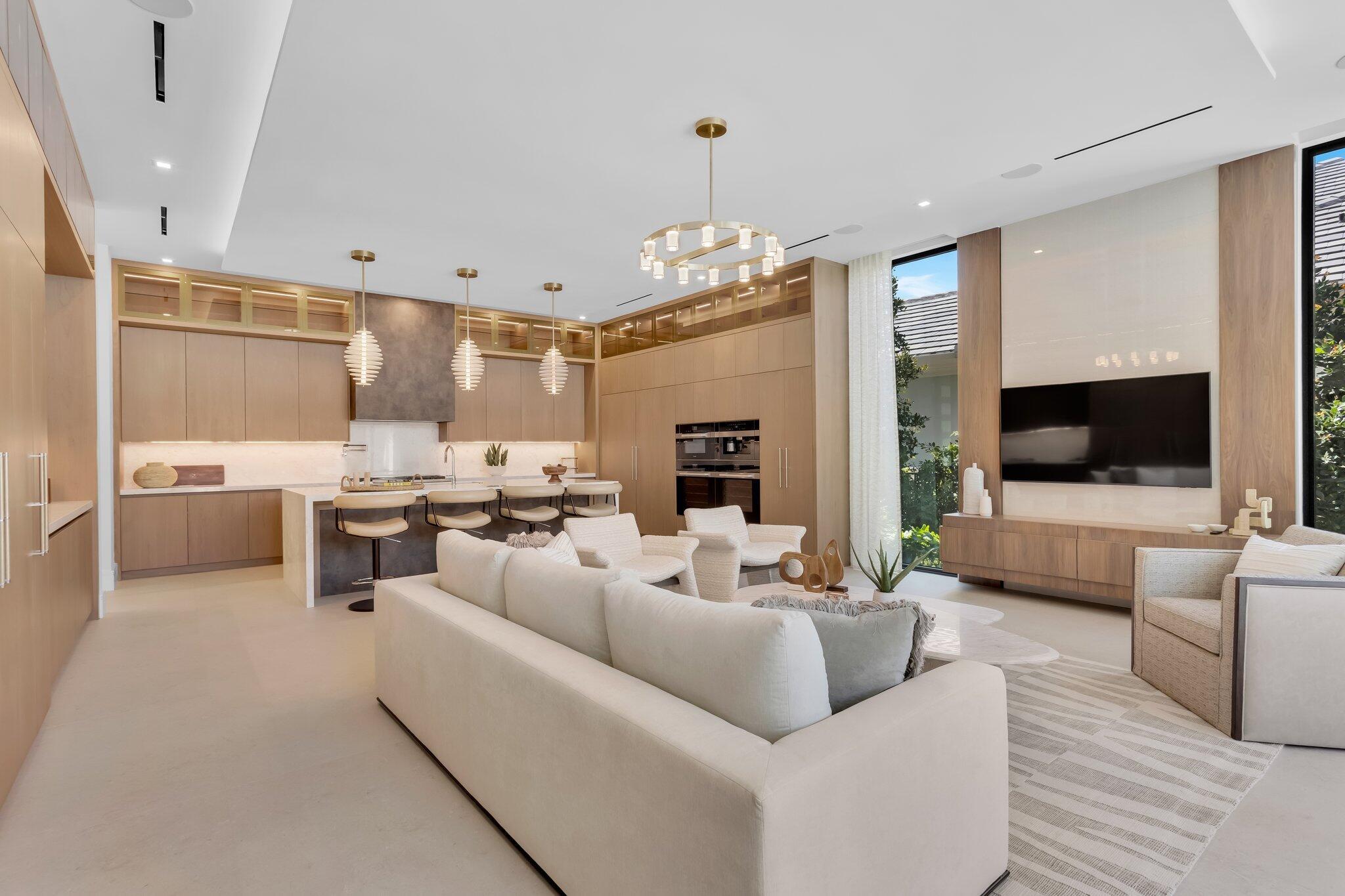 ROYAL PALM YACHT & COUNTR - Residential