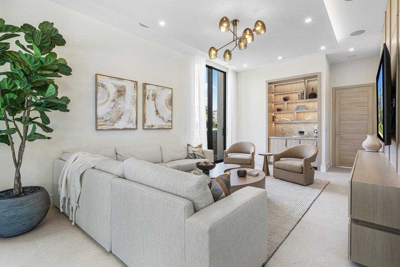 ROYAL PALM YACHT & COUNTR - Residential