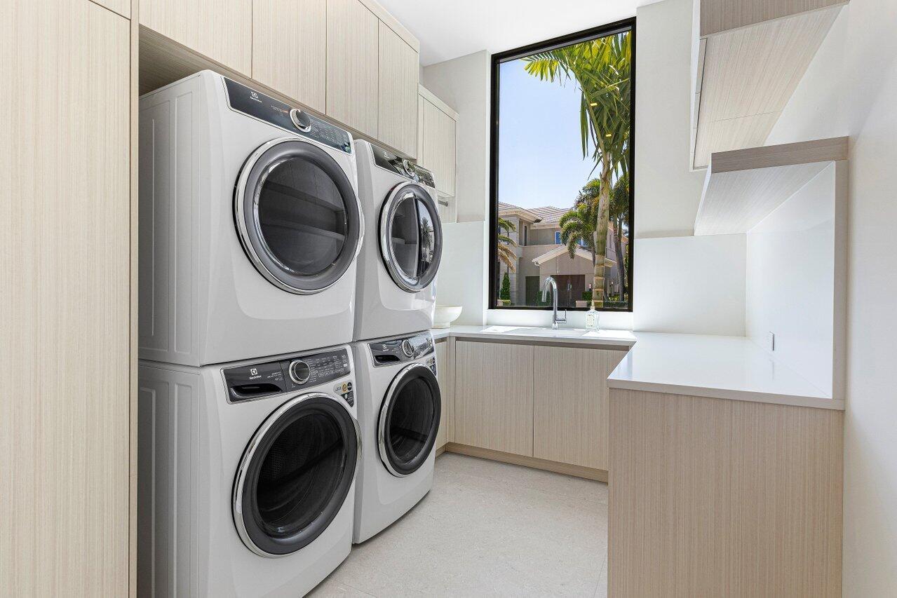 ROYAL PALM YACHT & COUNTR - Residential