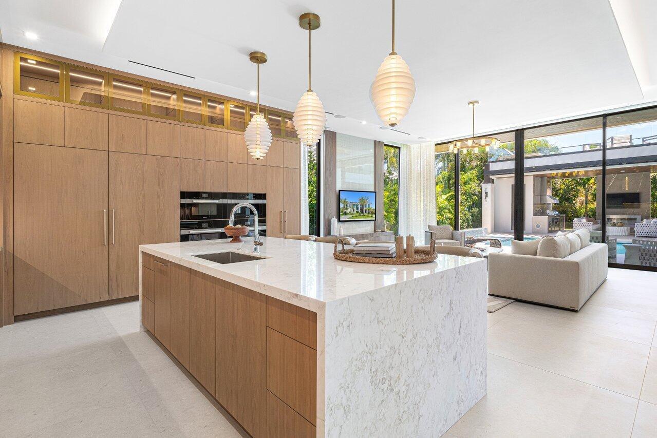 ROYAL PALM YACHT & COUNTR - Residential