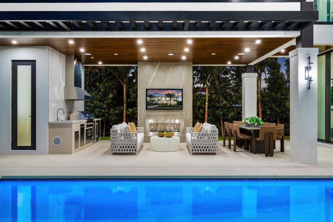 ROYAL PALM YACHT & COUNTR - Residential