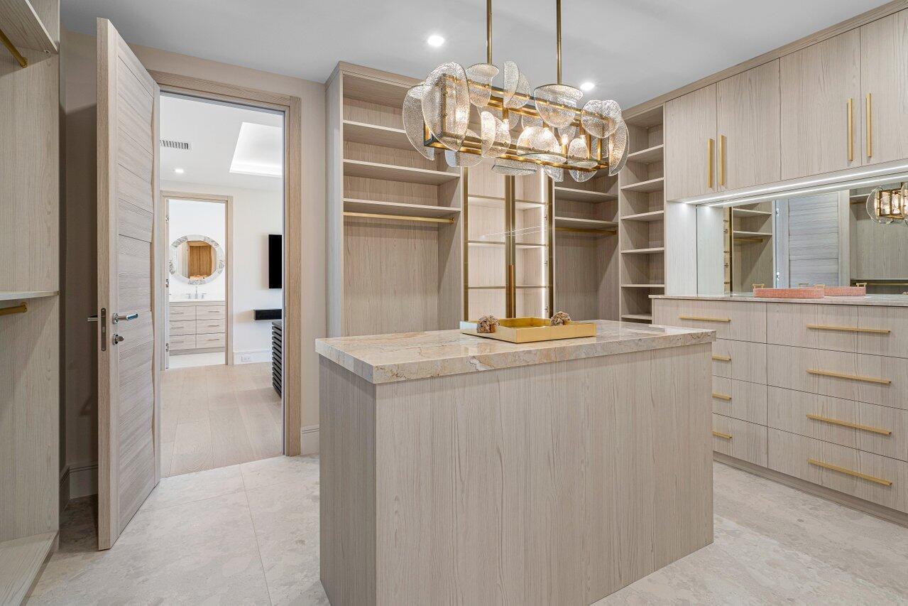 ROYAL PALM YACHT & COUNTR - Residential