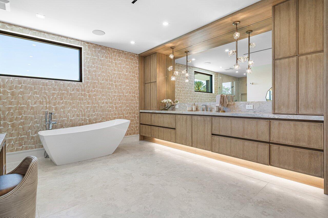 ROYAL PALM YACHT & COUNTR - Residential