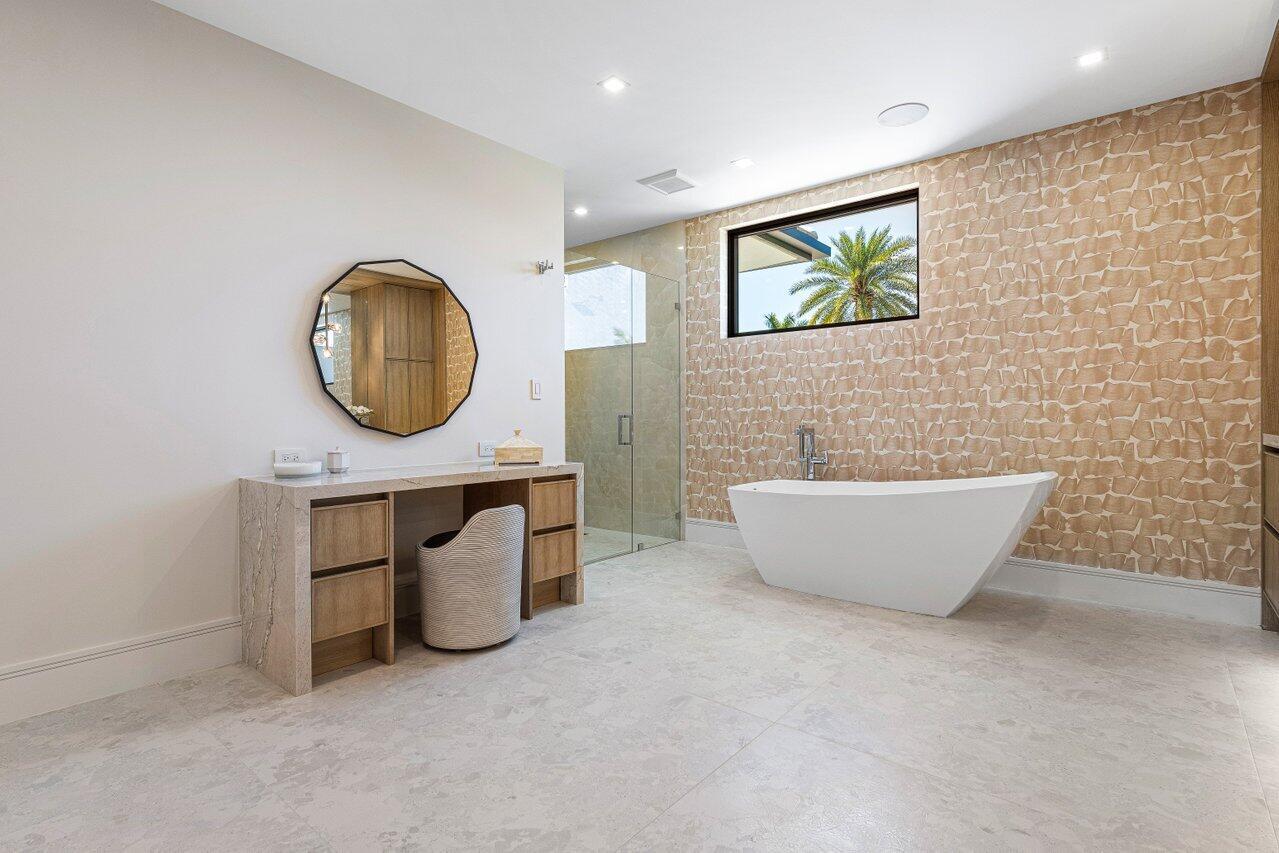 ROYAL PALM YACHT & COUNTR - Residential