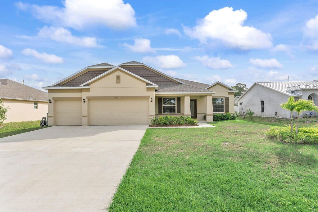 Photo of 2132 SW Vista Road, Port Saint Lucie, FL 34953 (MLS # R11085578)