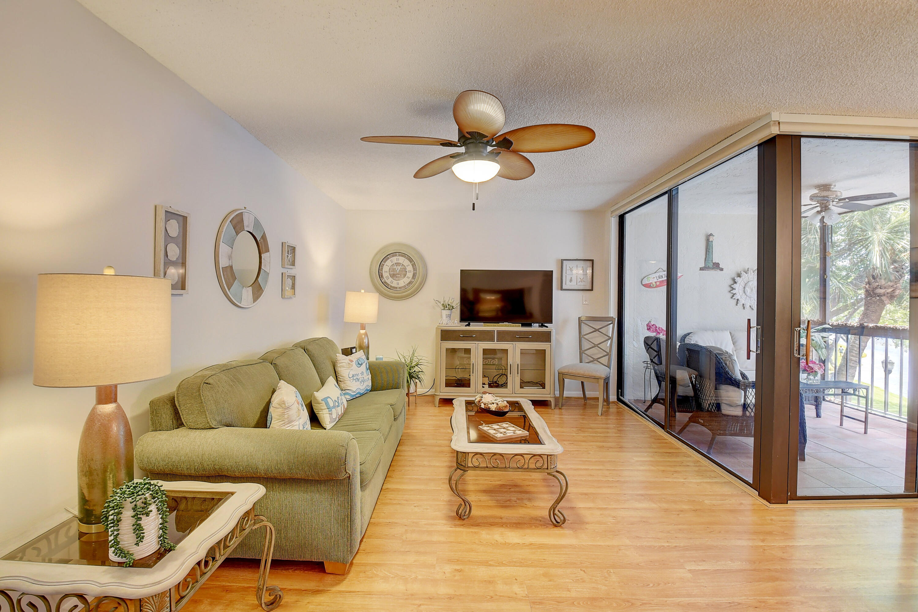 LAKESIDE CONDO - Residential Lease