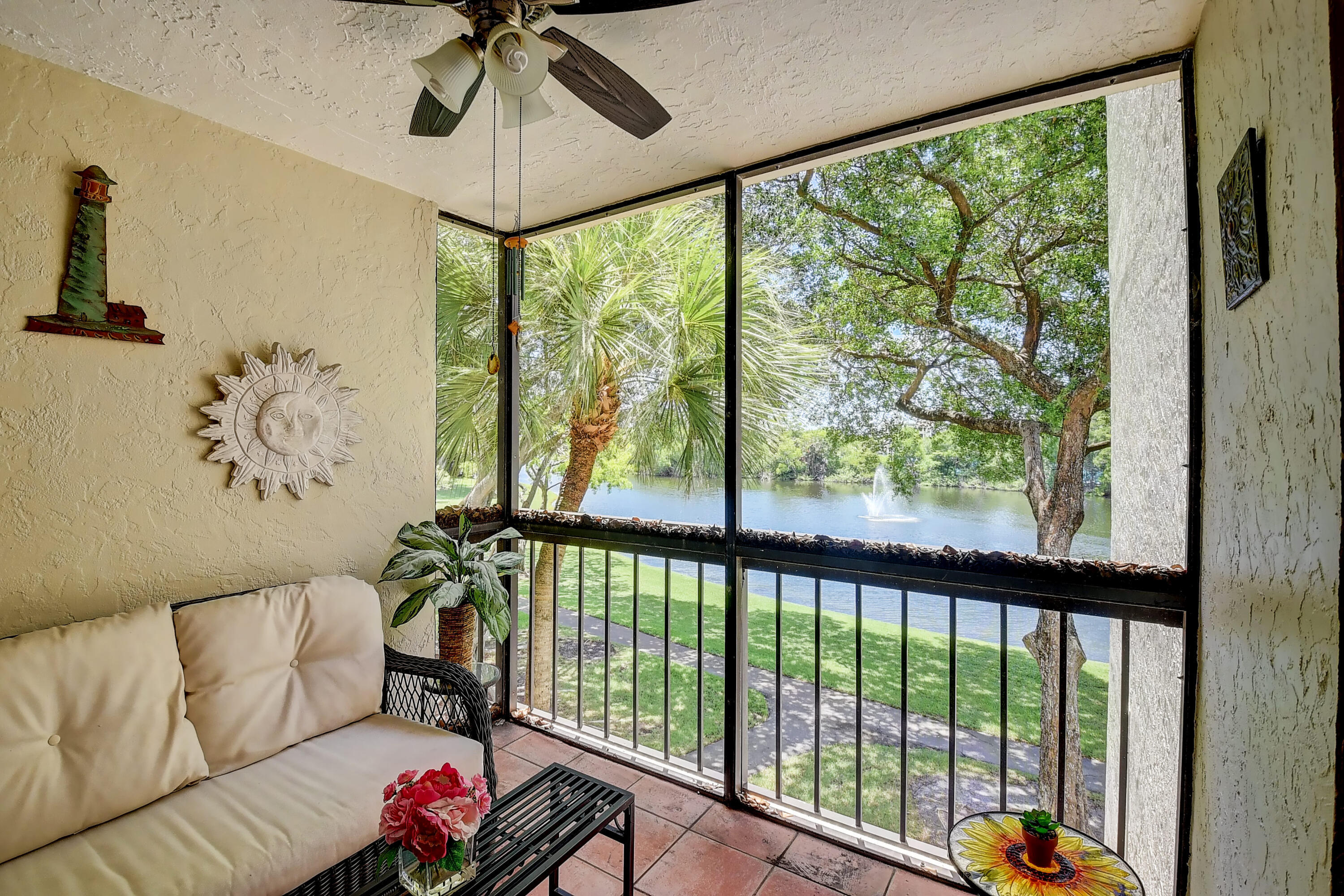 LAKESIDE CONDO - Residential Lease