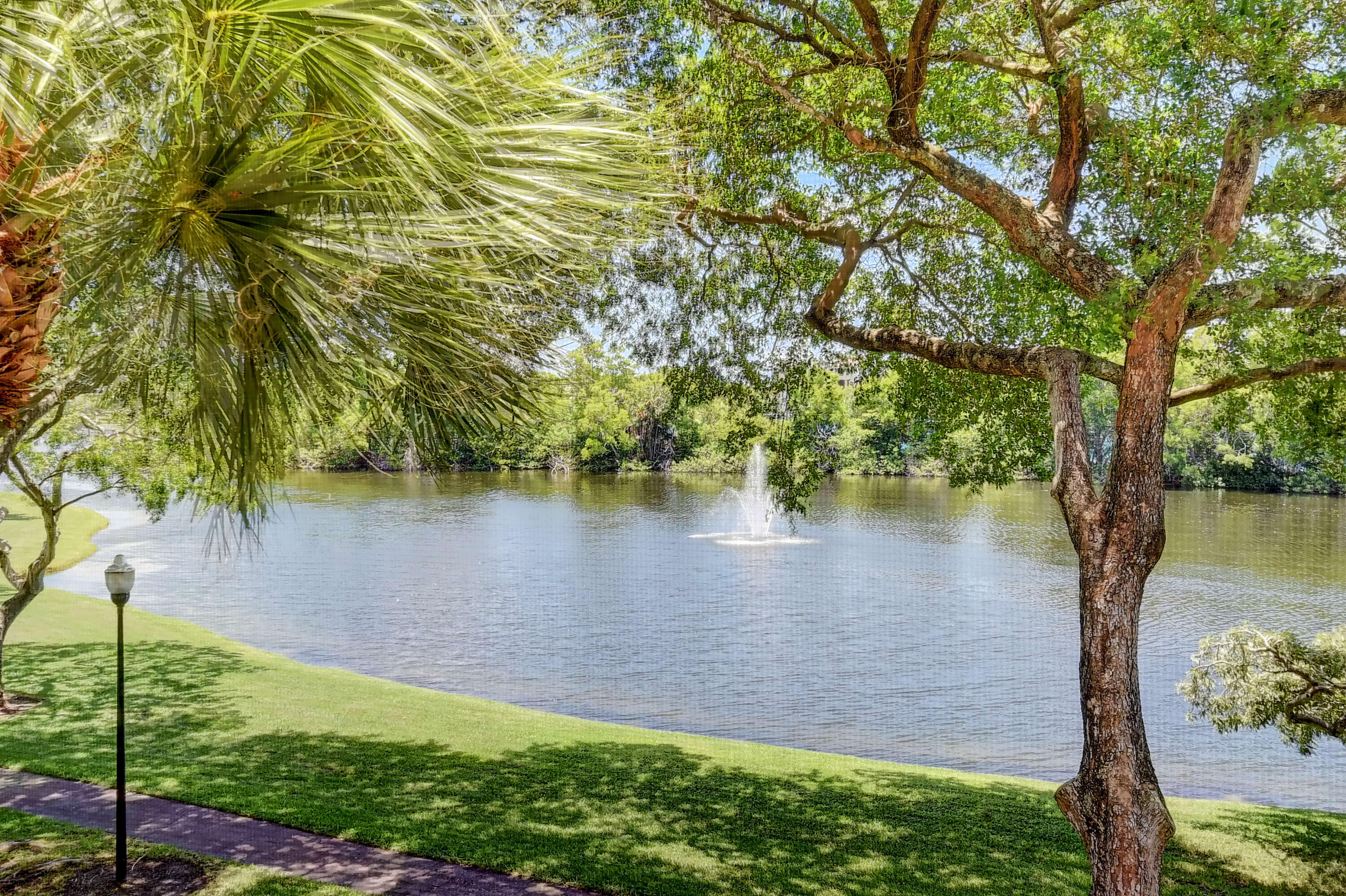 LAKESIDE CONDO - Residential Lease