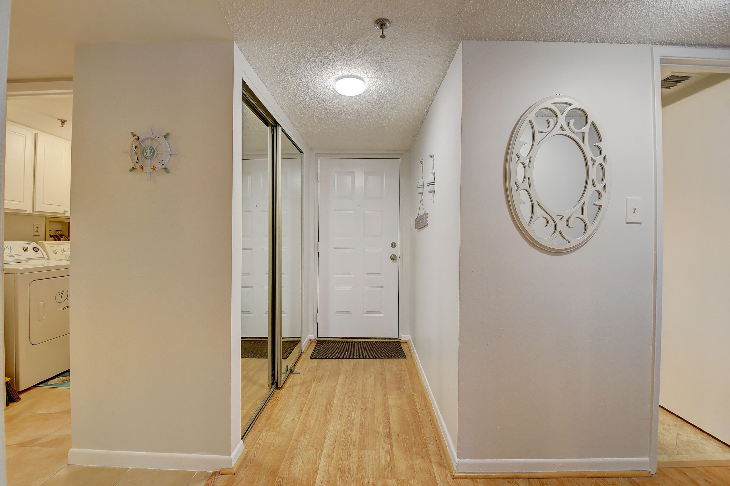 LAKESIDE CONDO - Residential Lease