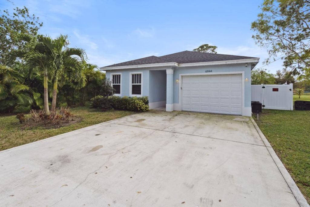 Photo of 6944 2nd Street, Jupiter, FL 33458 (MLS # R10950518)
