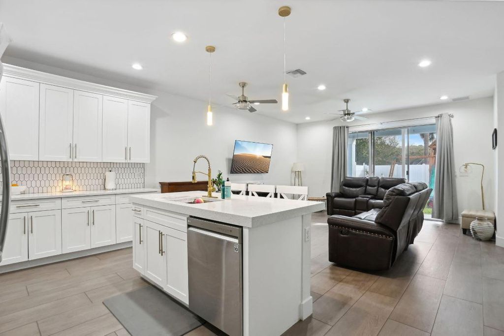 Photo of 6944 2nd Street, Jupiter, FL 33458 (MLS # R10950518)