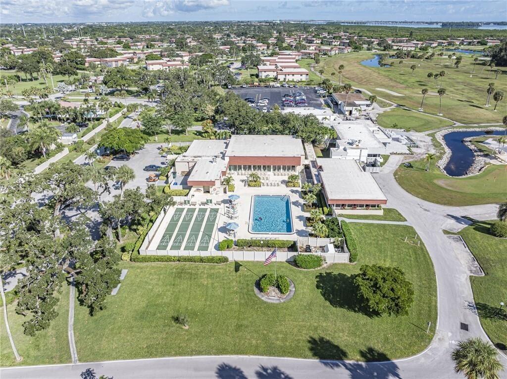 VISTA ROYALE PHASE IV BLDGS 83-111 - Residential