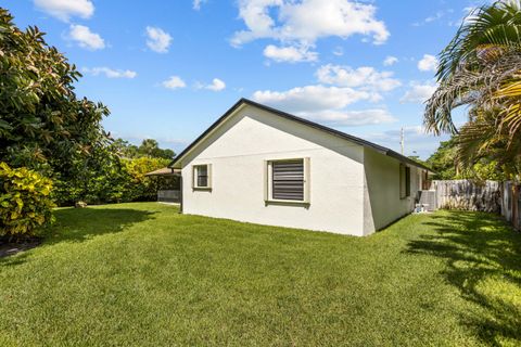 Tiny photo for 14814 Paddock Drive, Wellington, FL 33414 (MLS # B26049748)