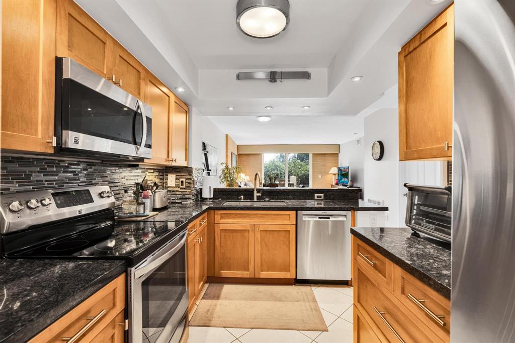 POINTE @ POMPANO BEACH CONDO - Residential