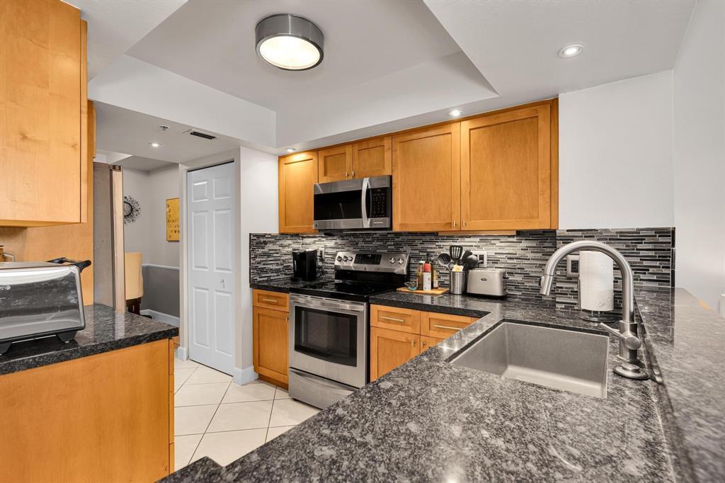 POINTE @ POMPANO BEACH CONDO - Residential