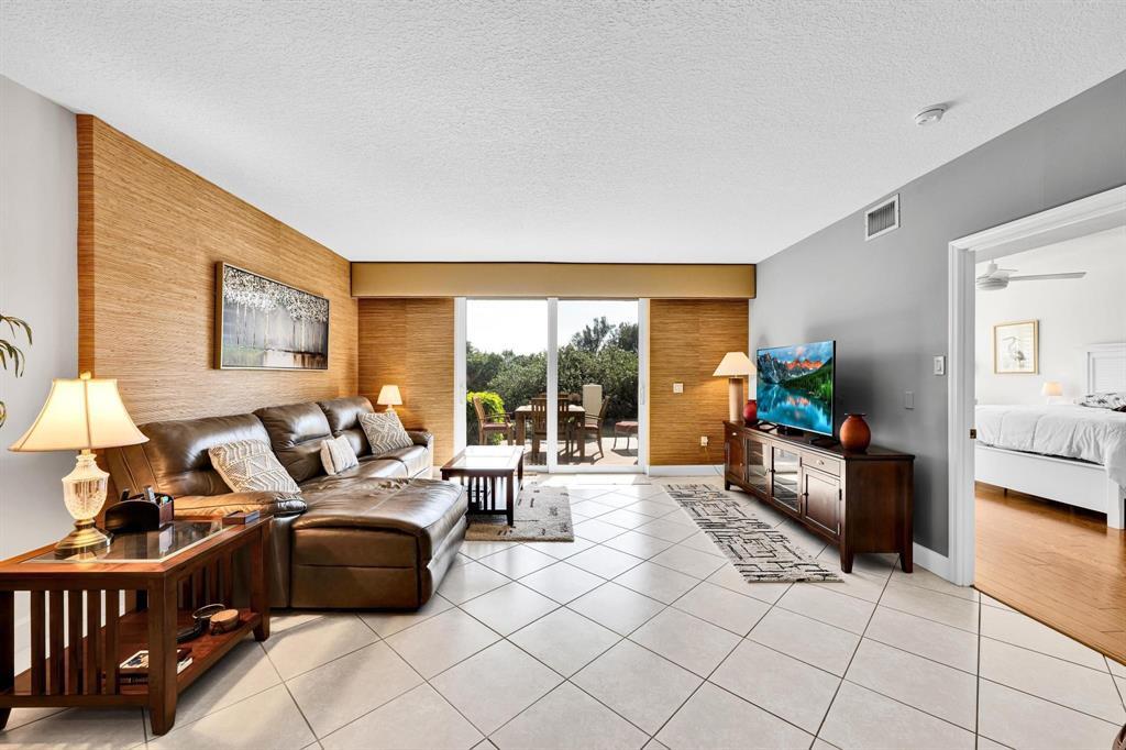 POINTE @ POMPANO BEACH CONDO - Residential