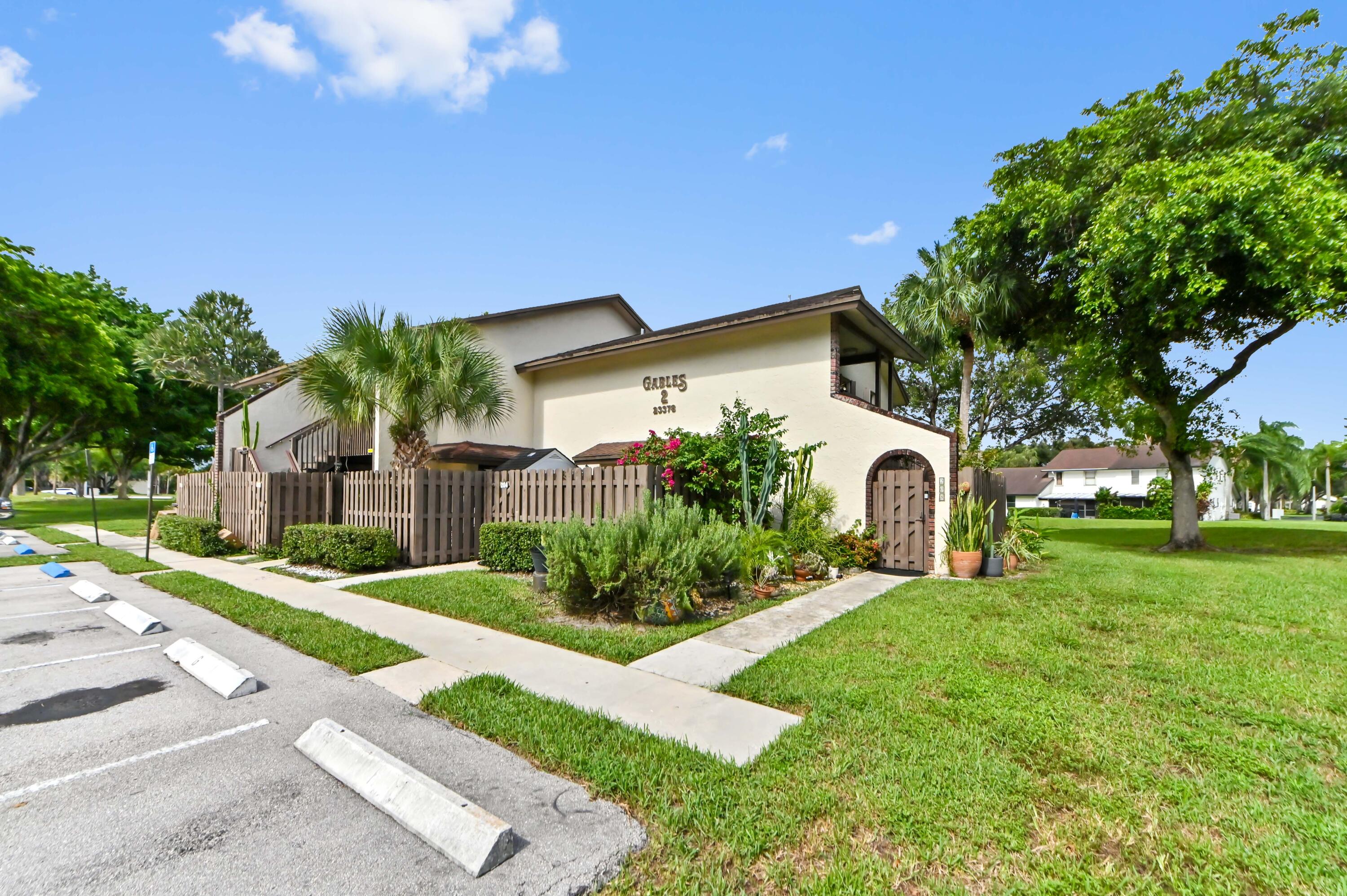 View photos, virtual tours, details... 23378 Lyons Road 204