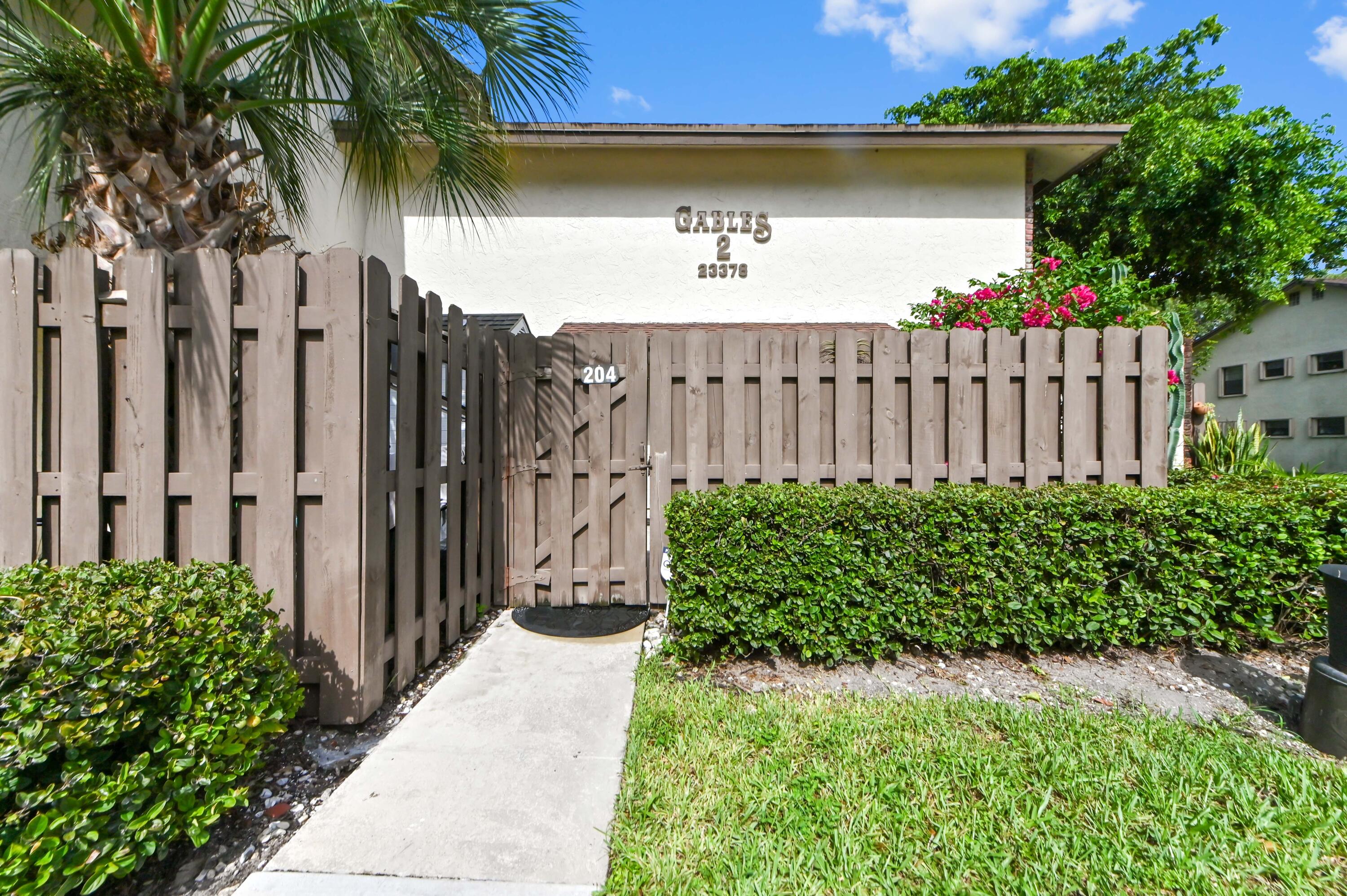 View photos, virtual tours, details... 23378 Lyons Road 204