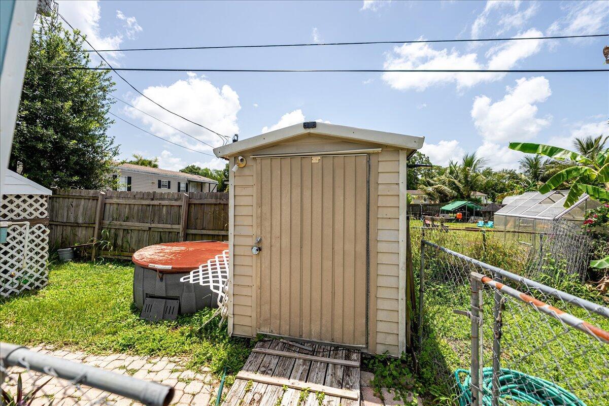 1276 SW Tropical Terrace