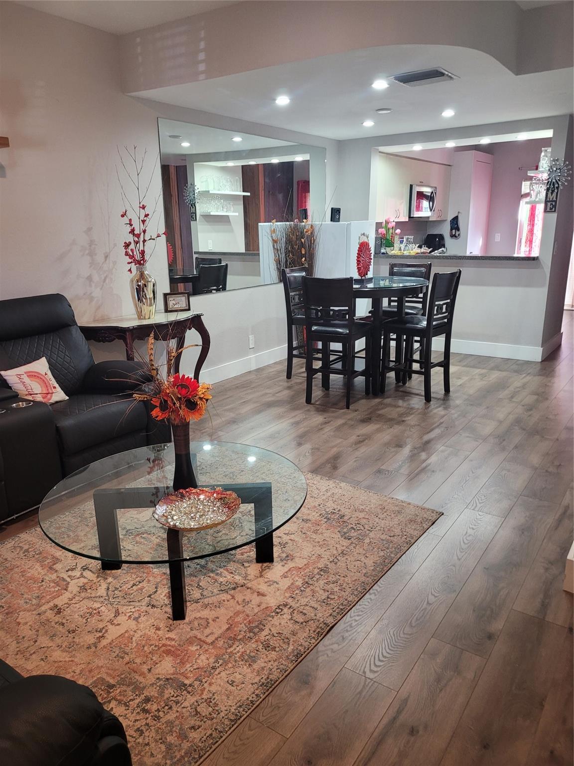 8121 San Carlos Cir 8121