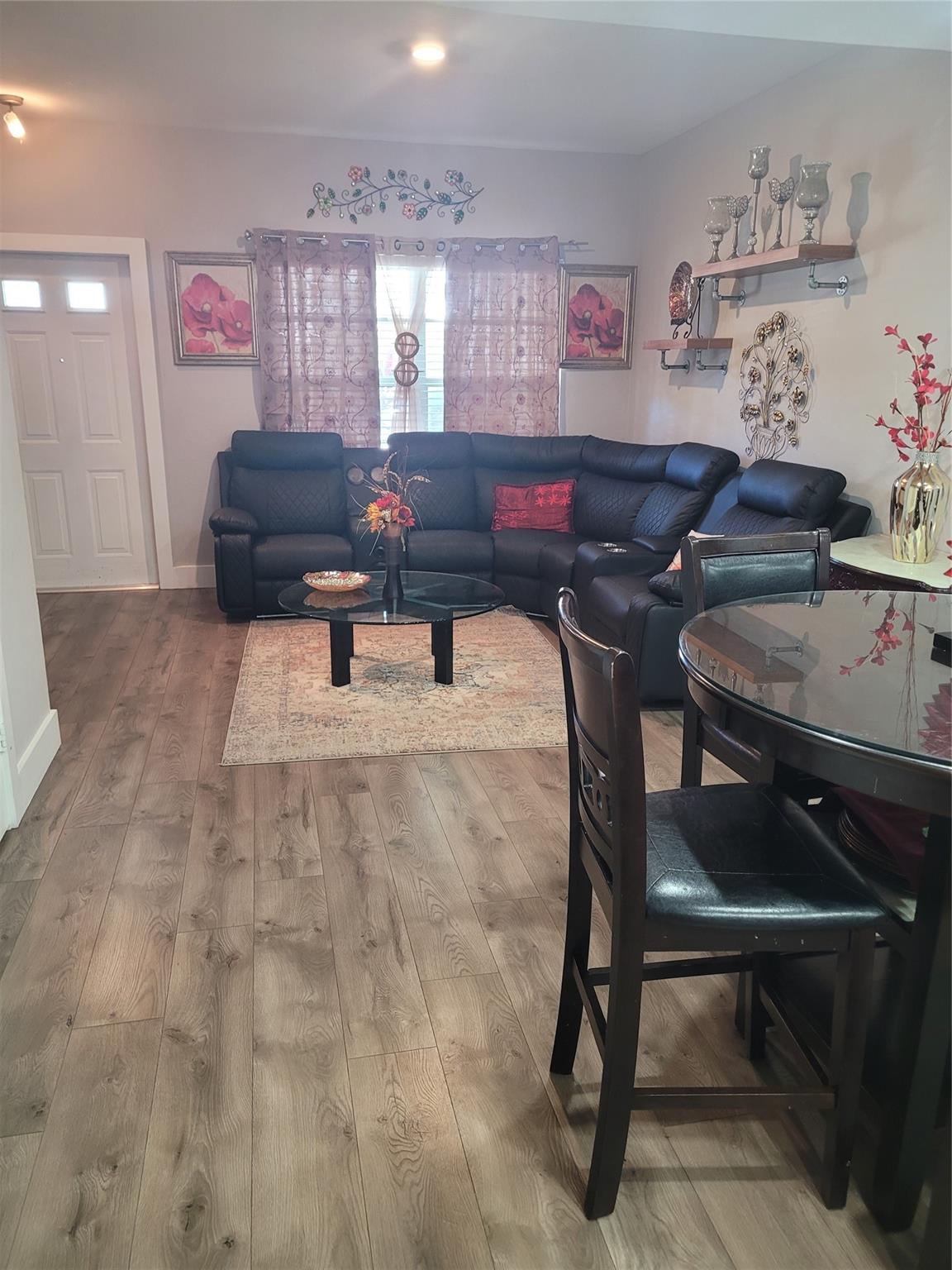 8121 San Carlos Cir 8121