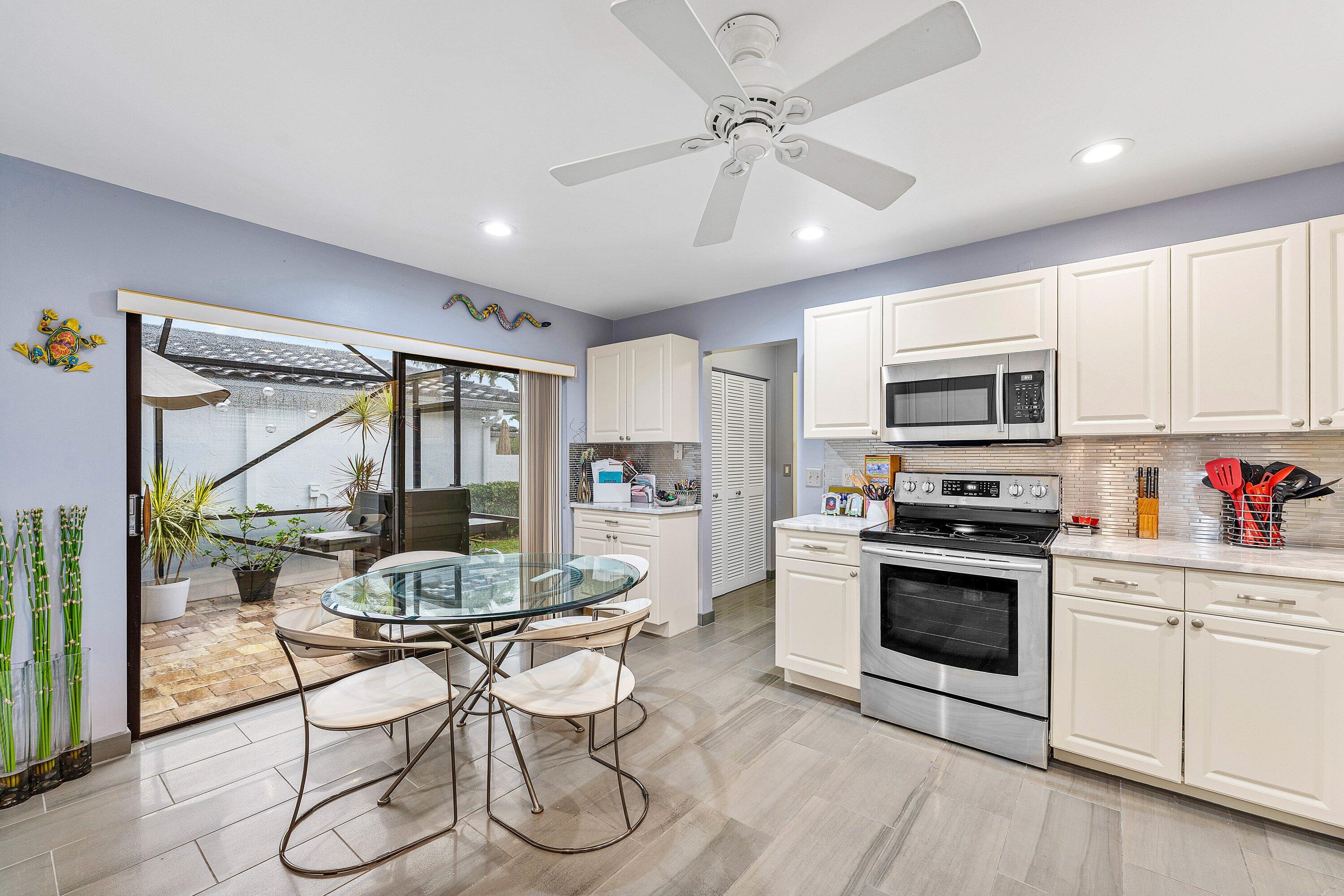 WOODS AT HUNTERS RUN CONDO - Residential