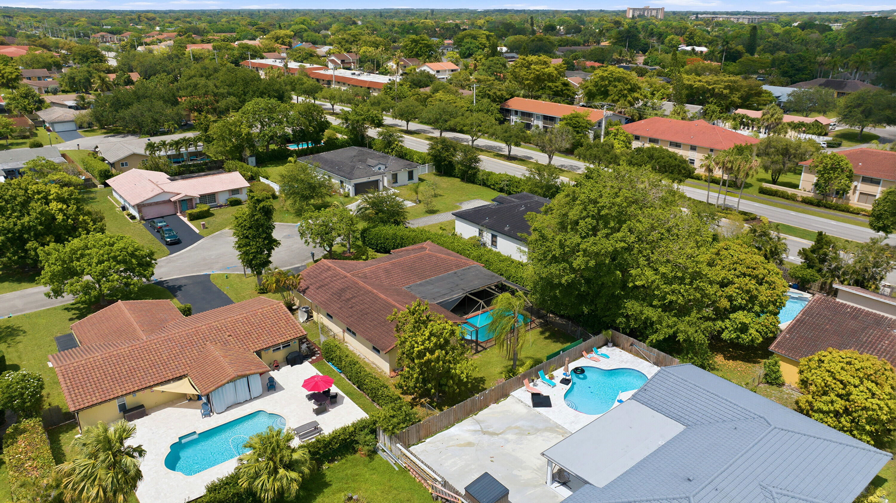 CORAL SPRINGS COUNTRY CLUB - Residential