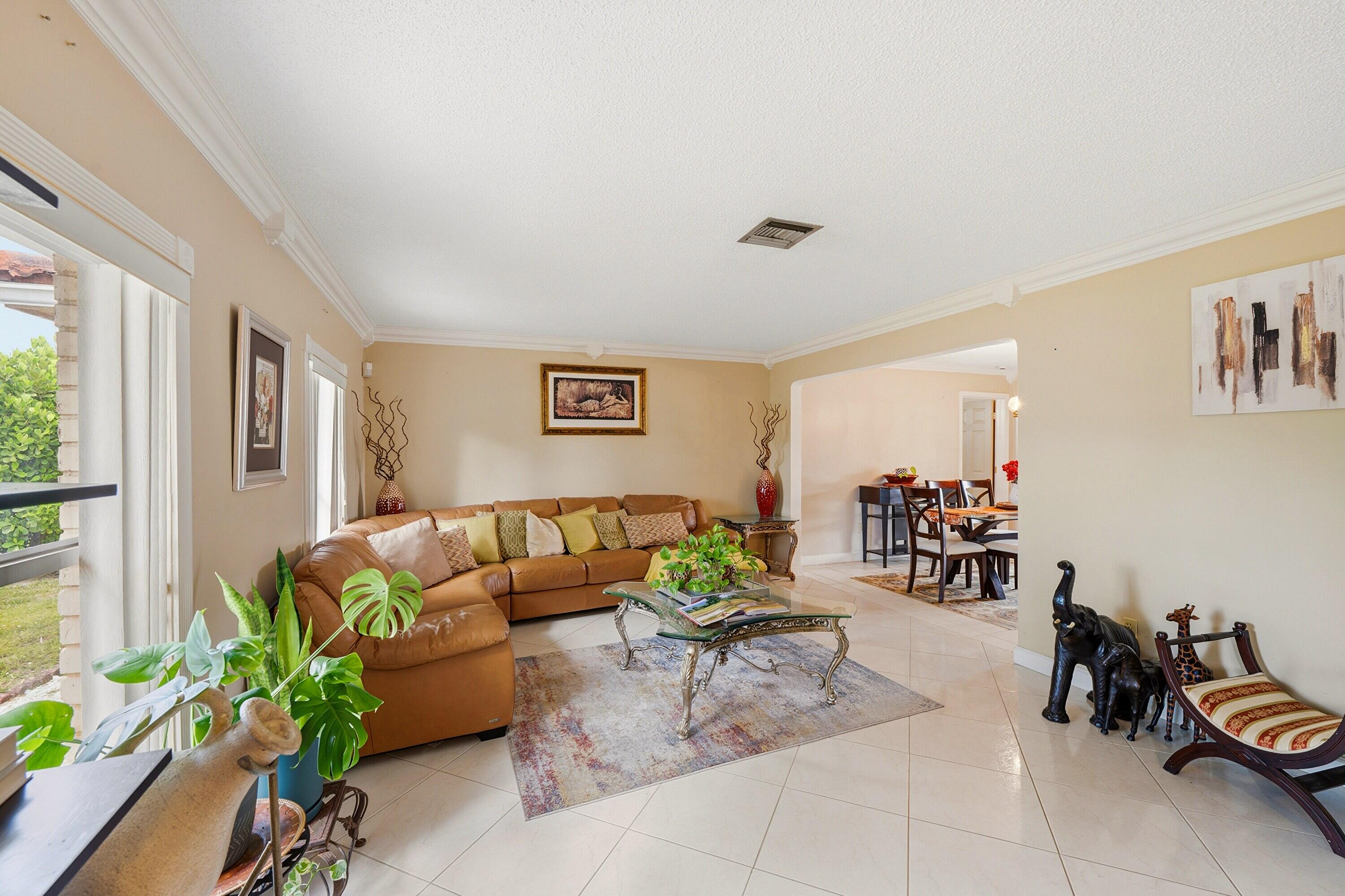 CORAL SPRINGS COUNTRY CLUB - Residential