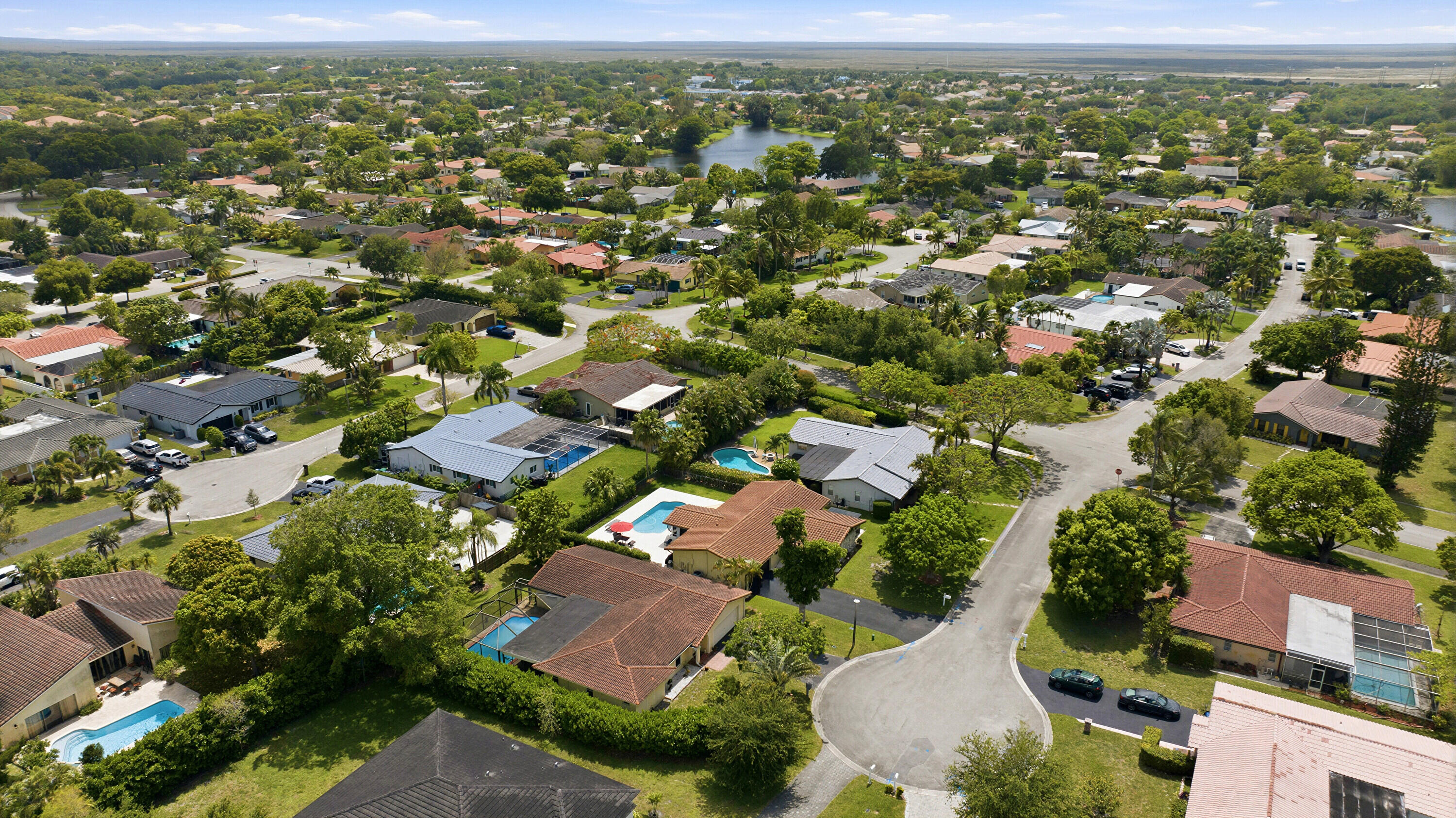 CORAL SPRINGS COUNTRY CLUB - Residential