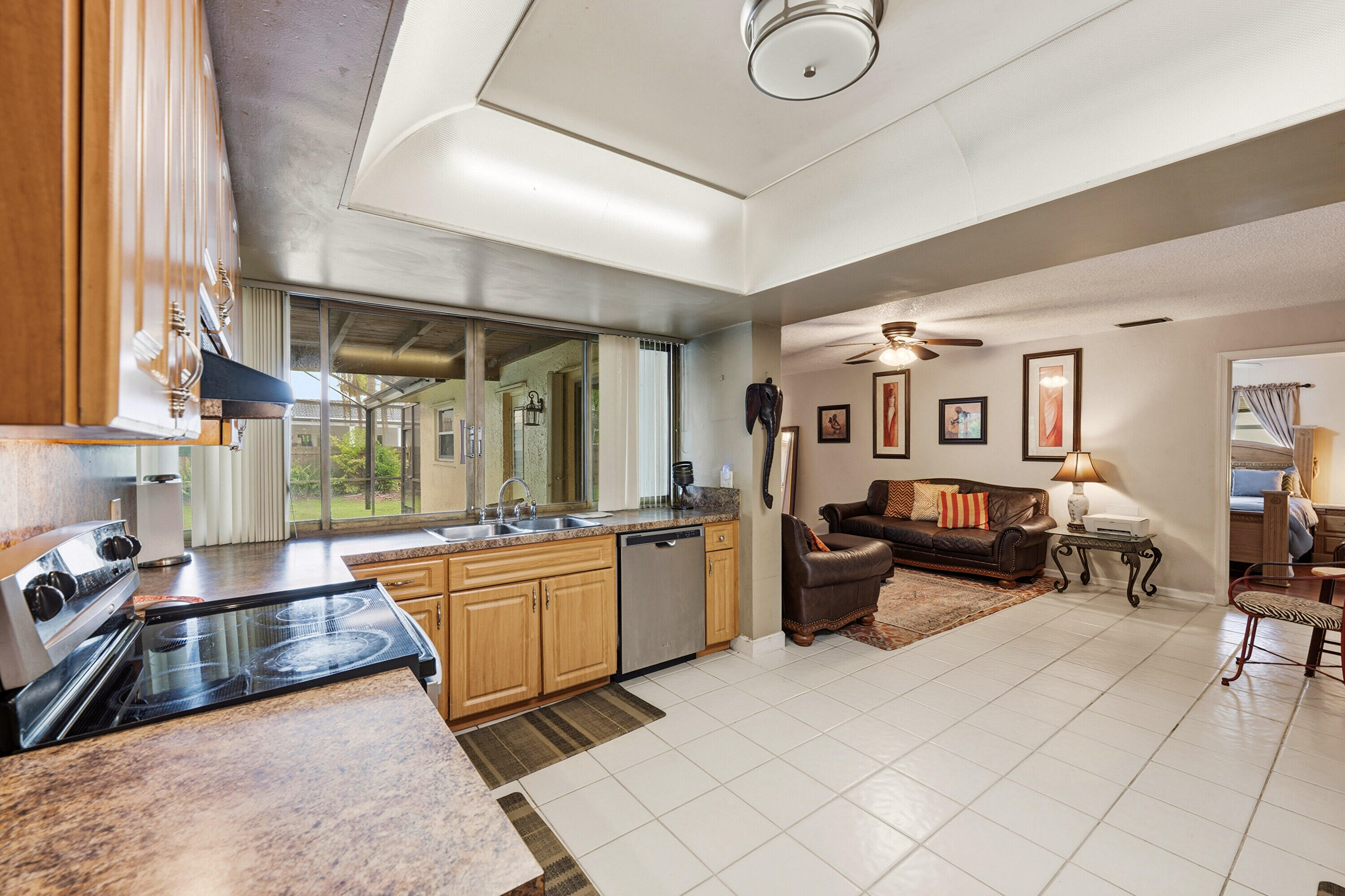 CORAL SPRINGS COUNTRY CLUB - Residential