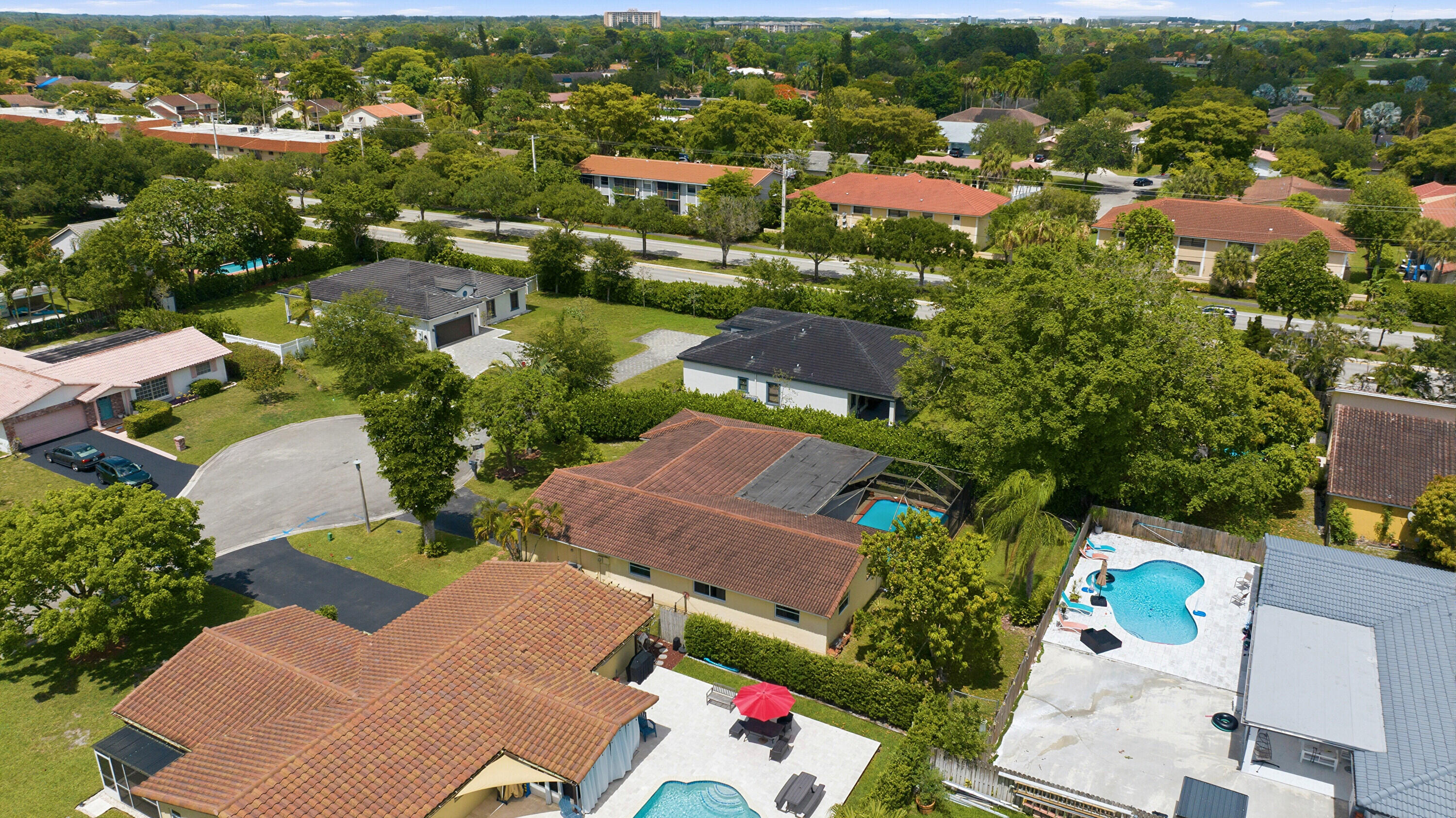 CORAL SPRINGS COUNTRY CLUB - Residential