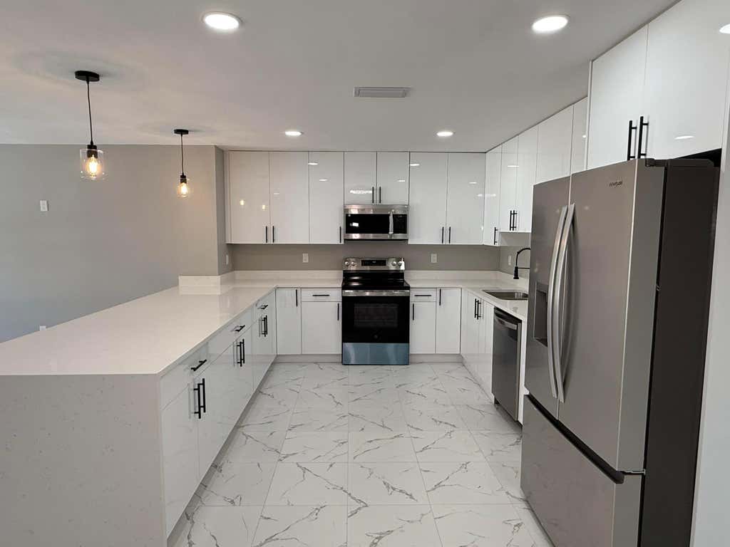 Photo of 507 SW N Riverpoint Drive, Stuart, FL 34994 (MLS # B26068423)