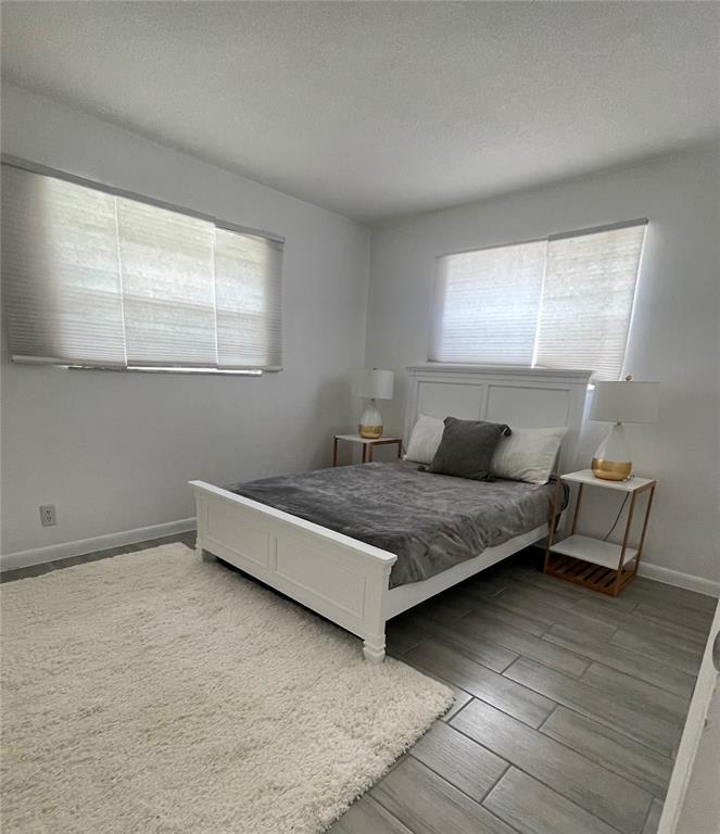 ELIZABETHAN CONDO - Residential Lease