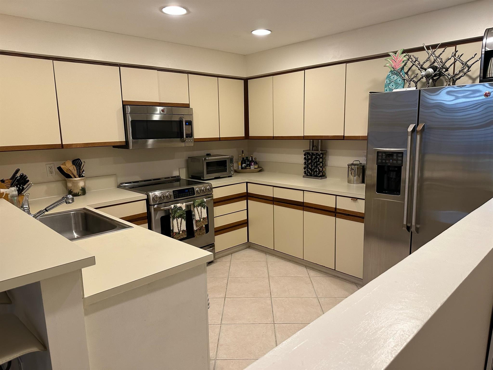 SEA COLONY CONDO - Residential Lease