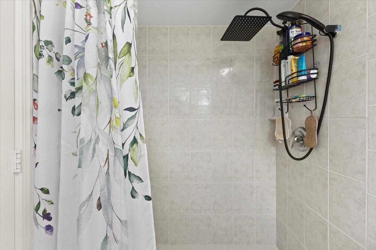 PALM BEACH NATL GOLF AND - Residential