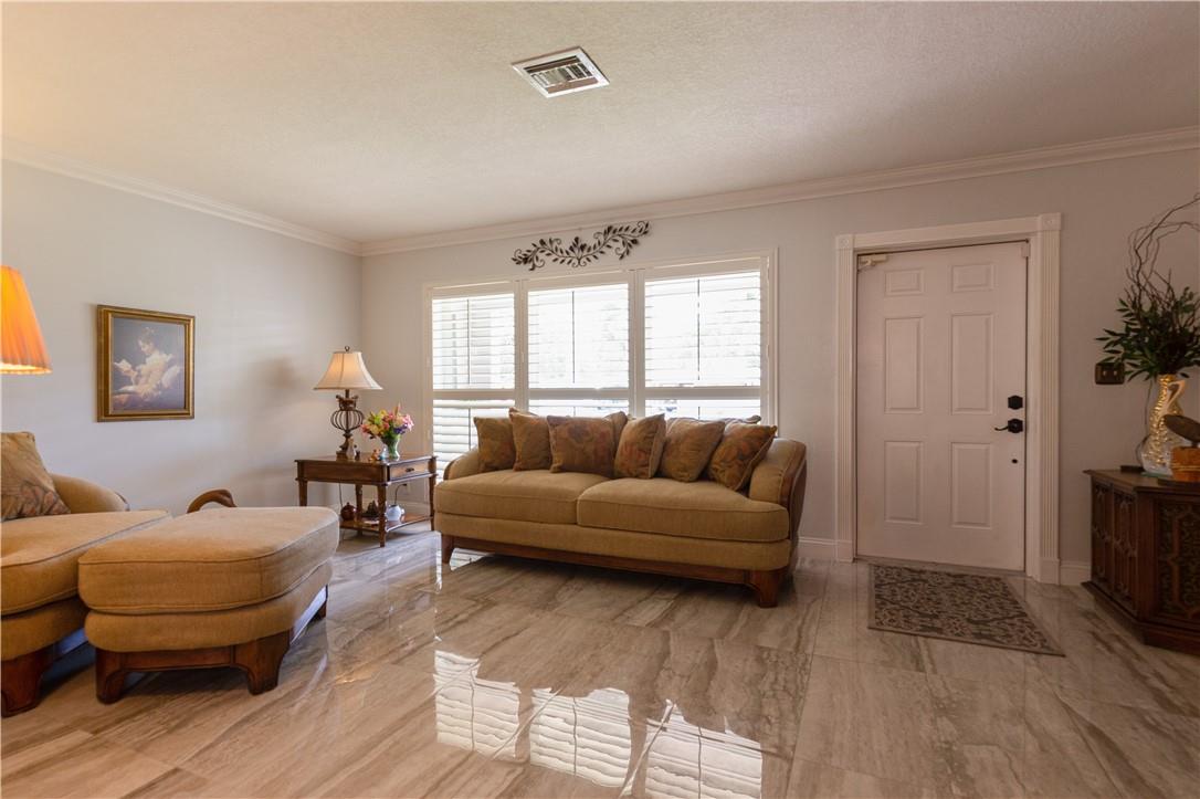 Mary-Knoll 39-48 B - Residential