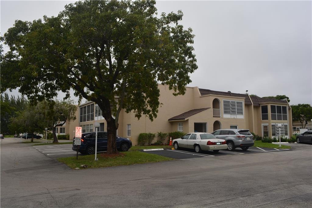 Recently Renovated Condo in a Pet-Friendly, All-Ages Community in the Heart of Coral Springs, this condo, was fully renovated in 2020, offers modern living in a prime location, close to everything Coral Springs has to offer. Updates include a new kitchen with cabinets and granite countertops, fully renovated bathrooms with new vanities, and bright, spacious bedrooms. Additional features include a 2020 A/C system, fresh paint, and updated flooring throughout. Rental Requirements Minimum credit score: 650. per association income $6100+ can be combined.
A great place to call home! Tenant occupied until 9/30 48hrs to show it please. Showing Time