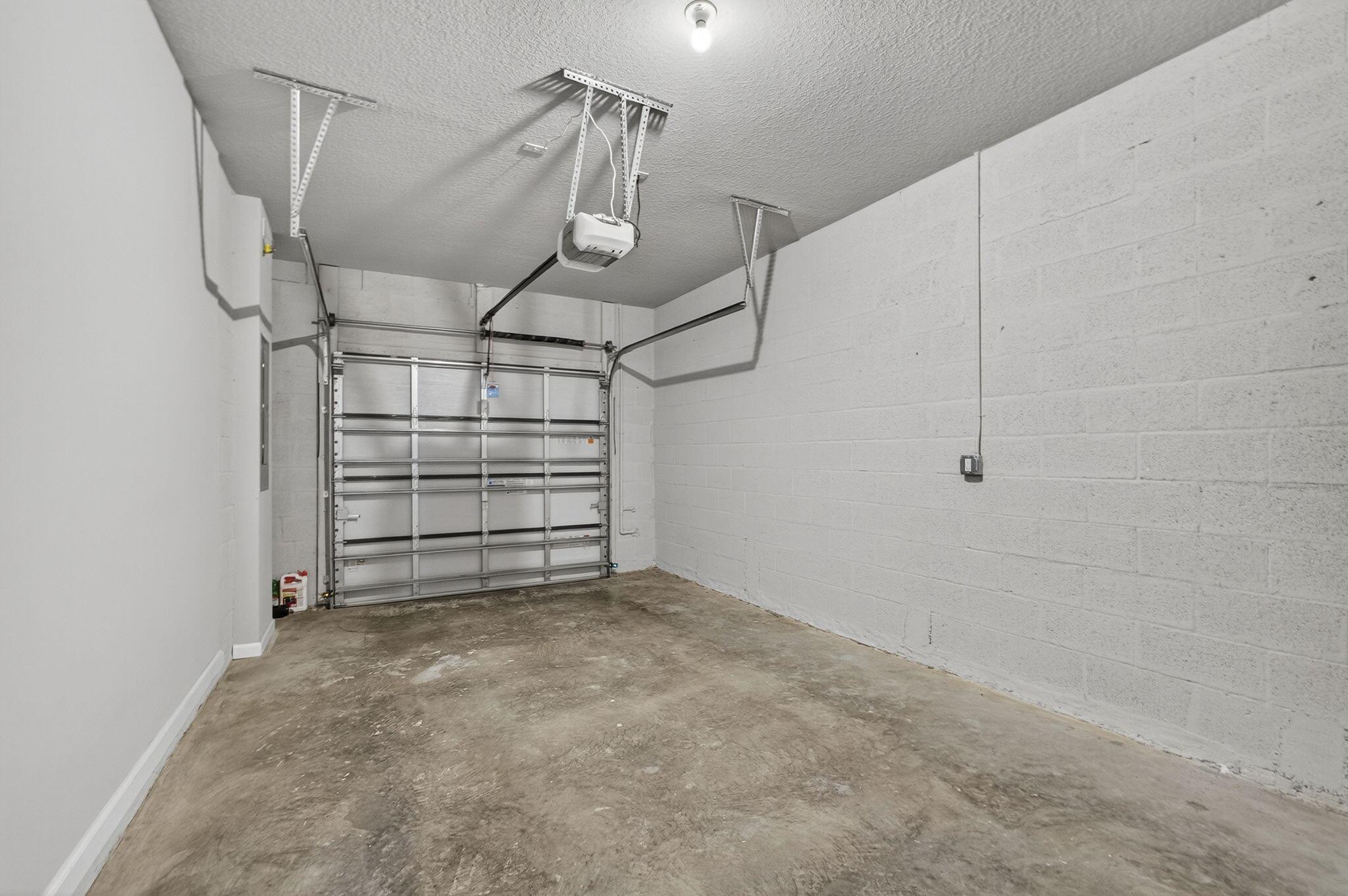 ENCLAVE AT MANGONIA PARK - Residential