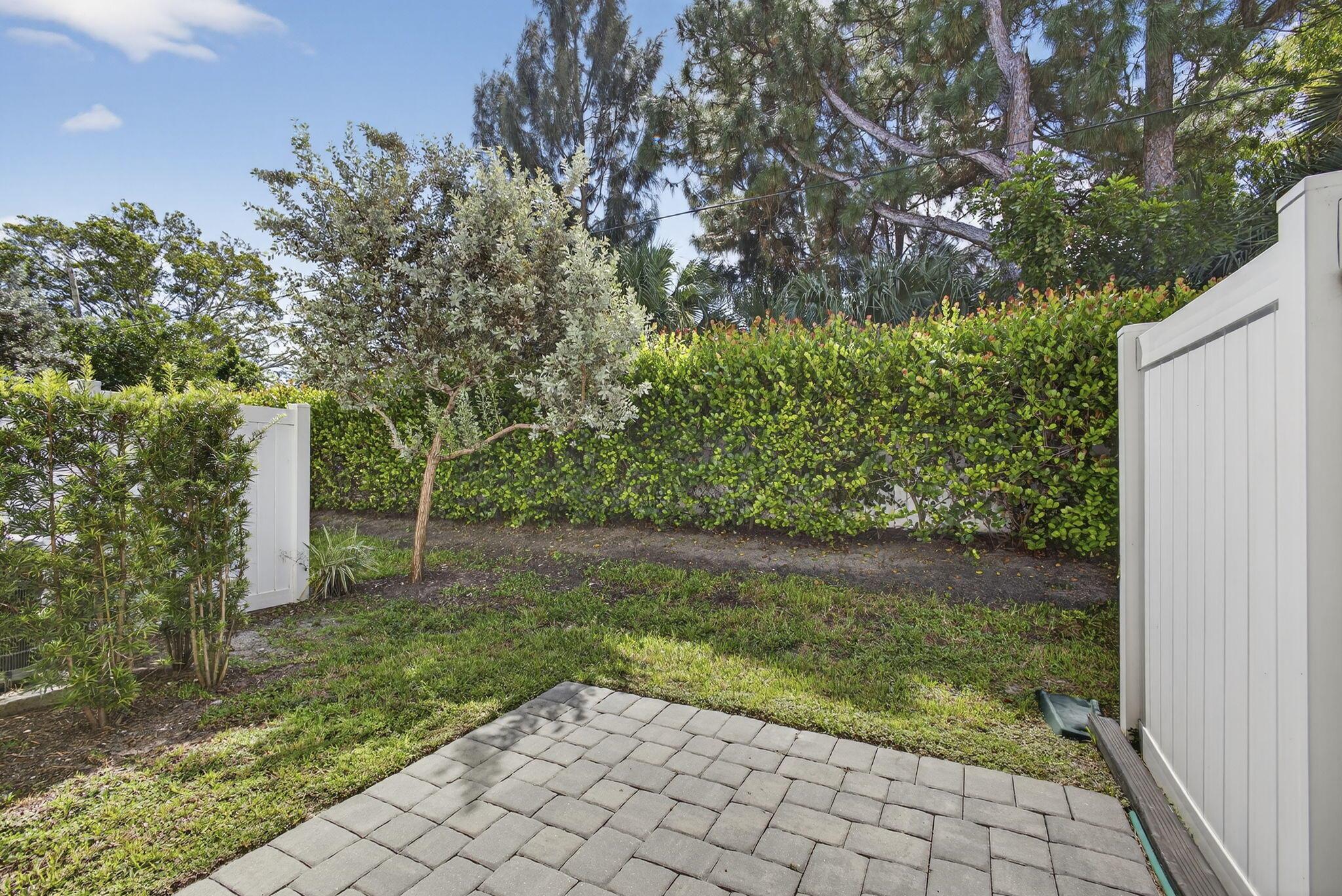 ENCLAVE AT MANGONIA PARK - Residential