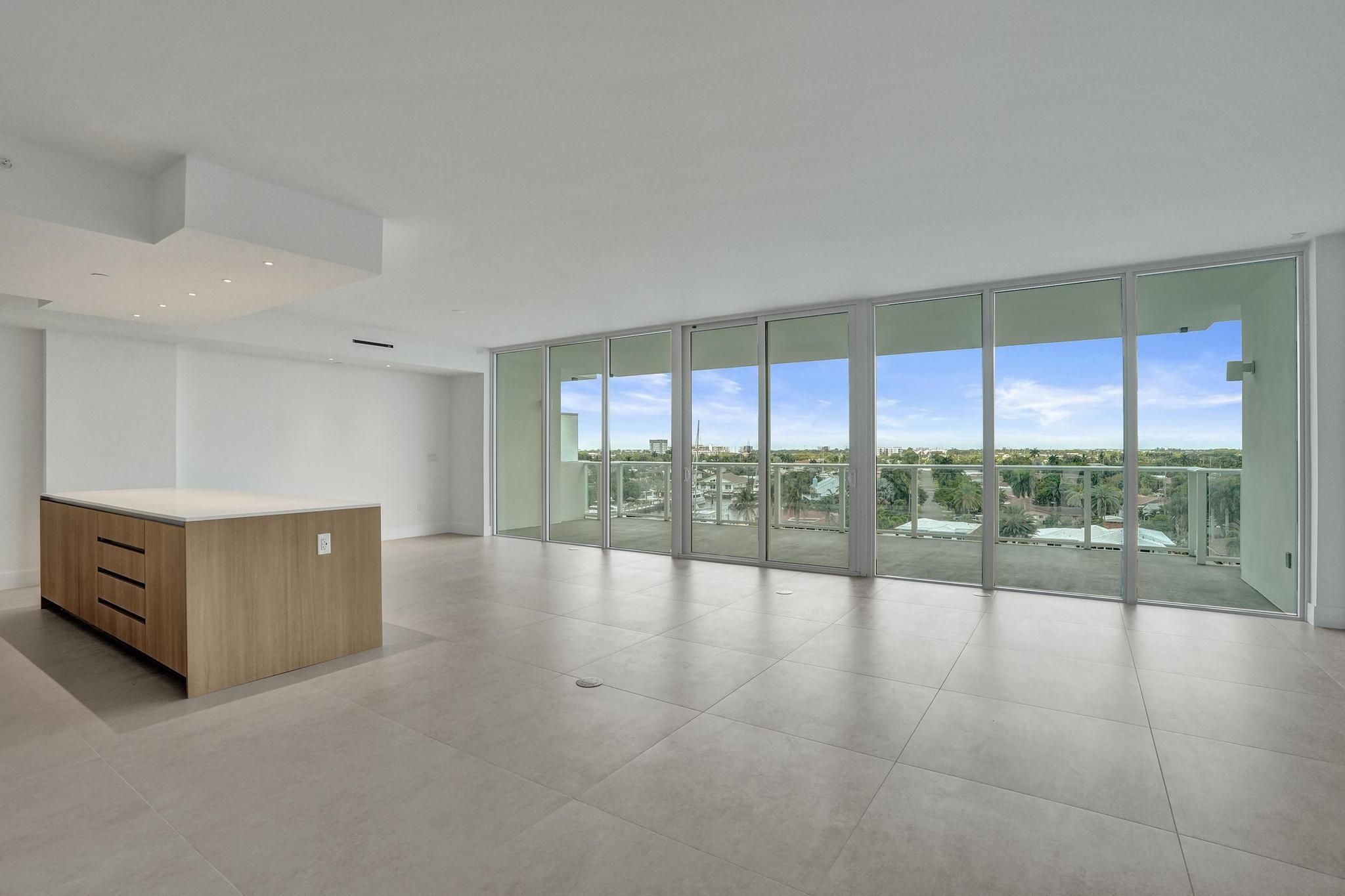 407 N Riverside Drive 602