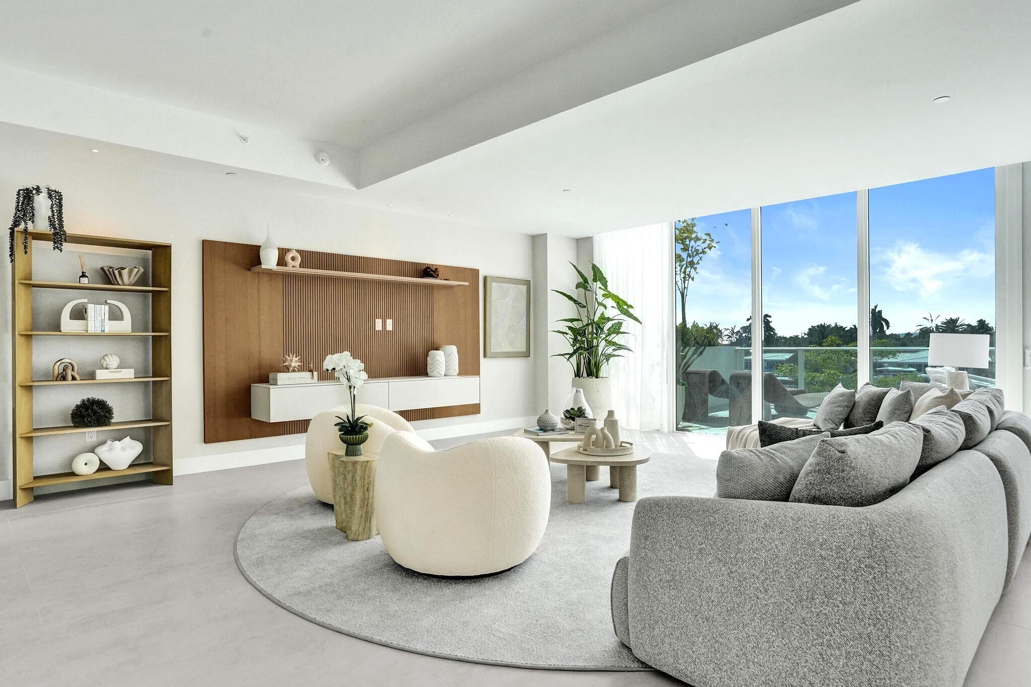 Entourage in the Sun - Residential