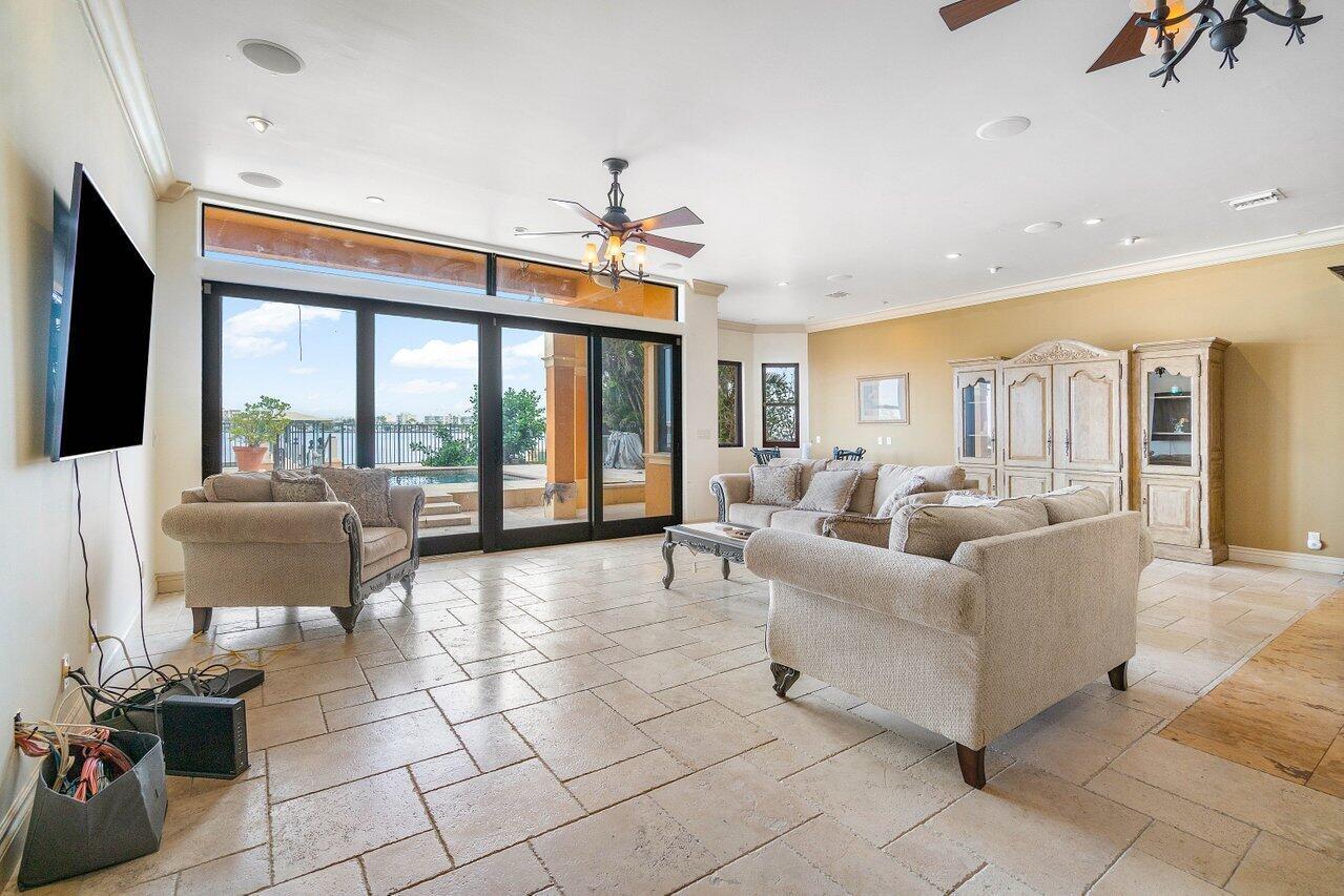 SOUTH PALM PARK - Residential