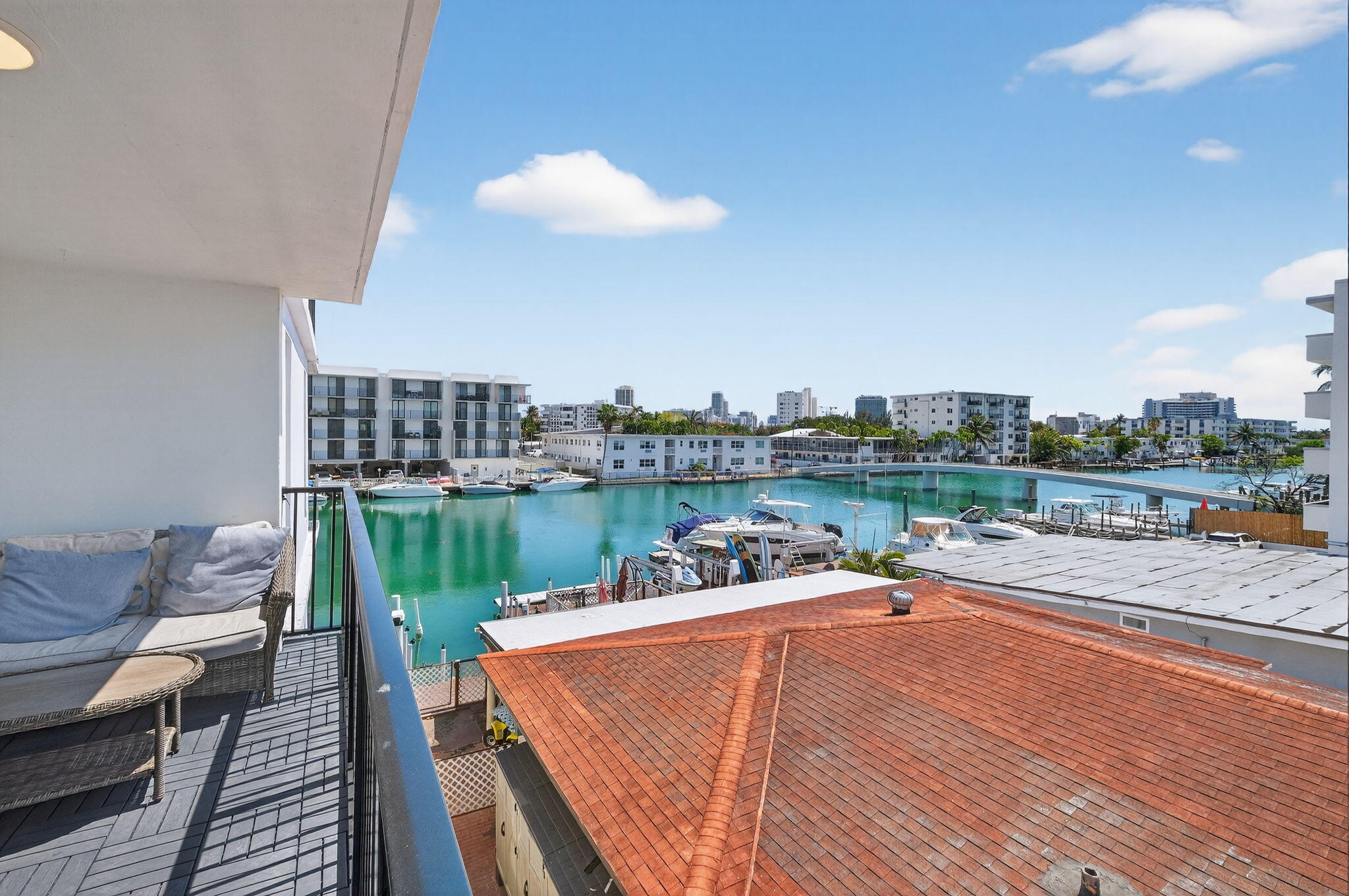 QUAD CONDO - Residential Lease