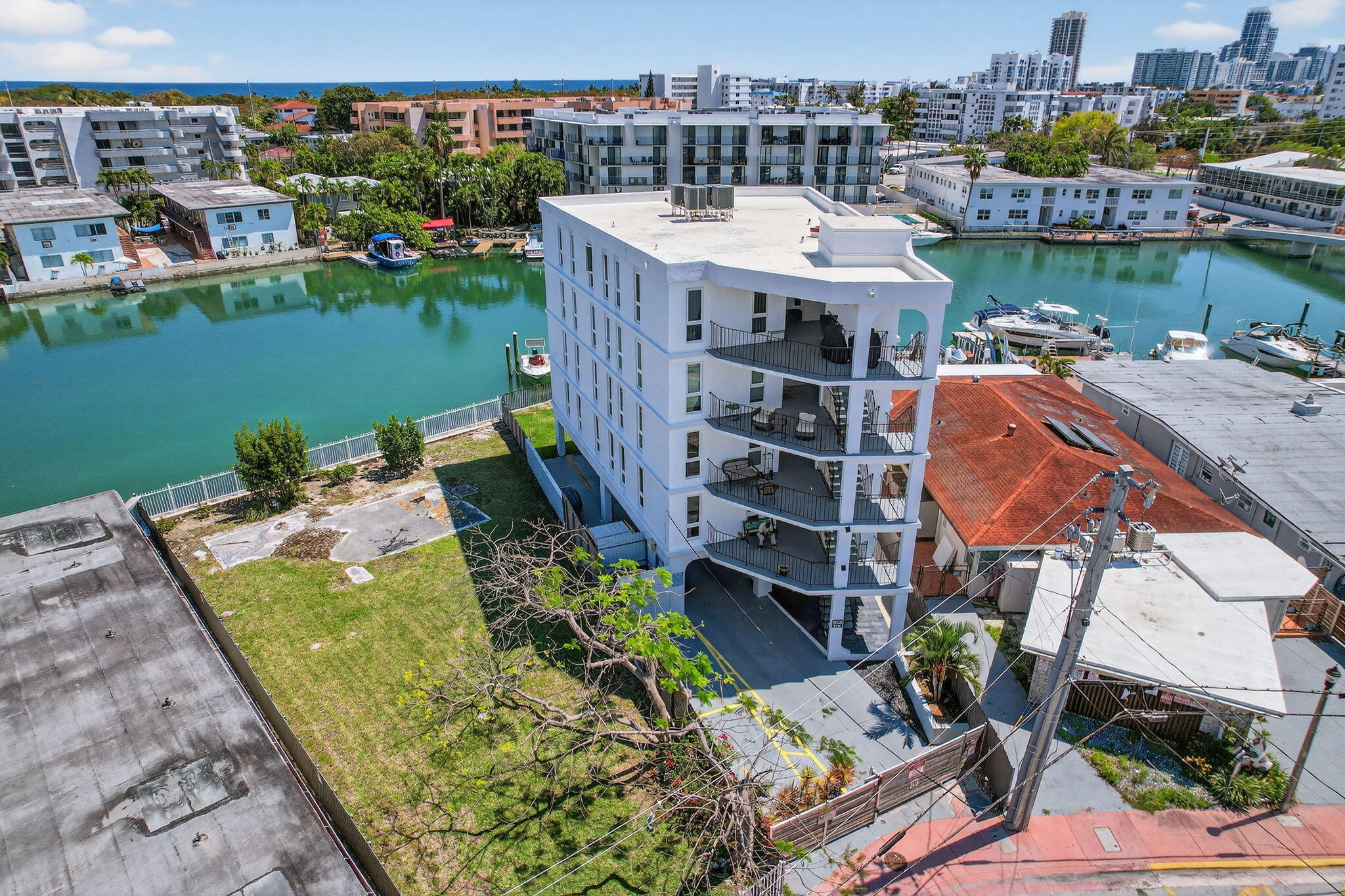 QUAD CONDO - Residential Lease