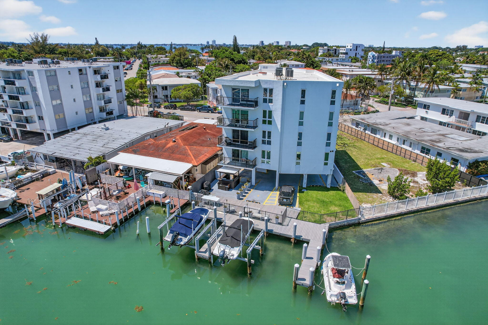 QUAD CONDO - Residential Lease